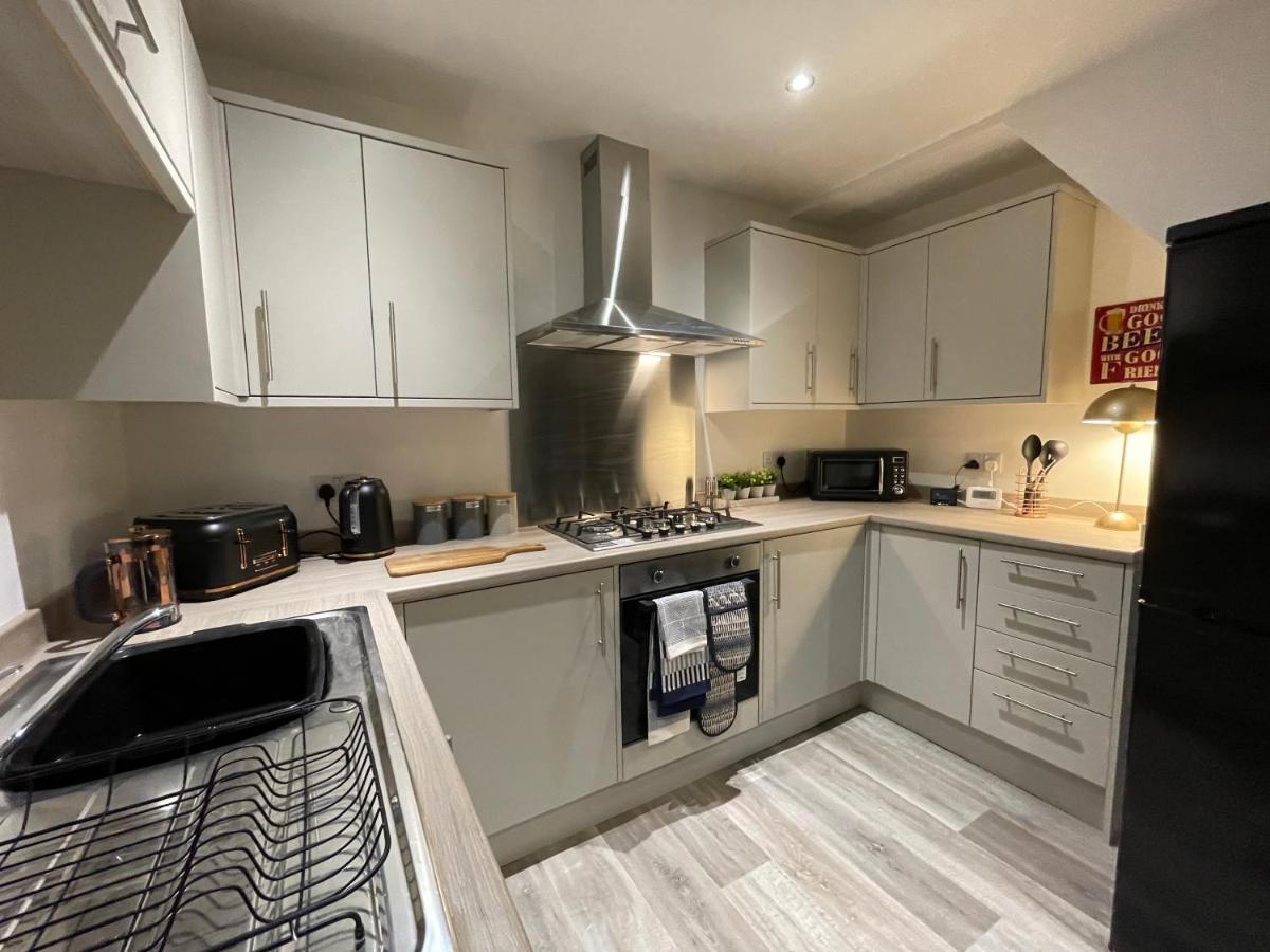 שפילד Boutique 5 Bed Home On Birdwell Road - Free Parking מראה חיצוני תמונה